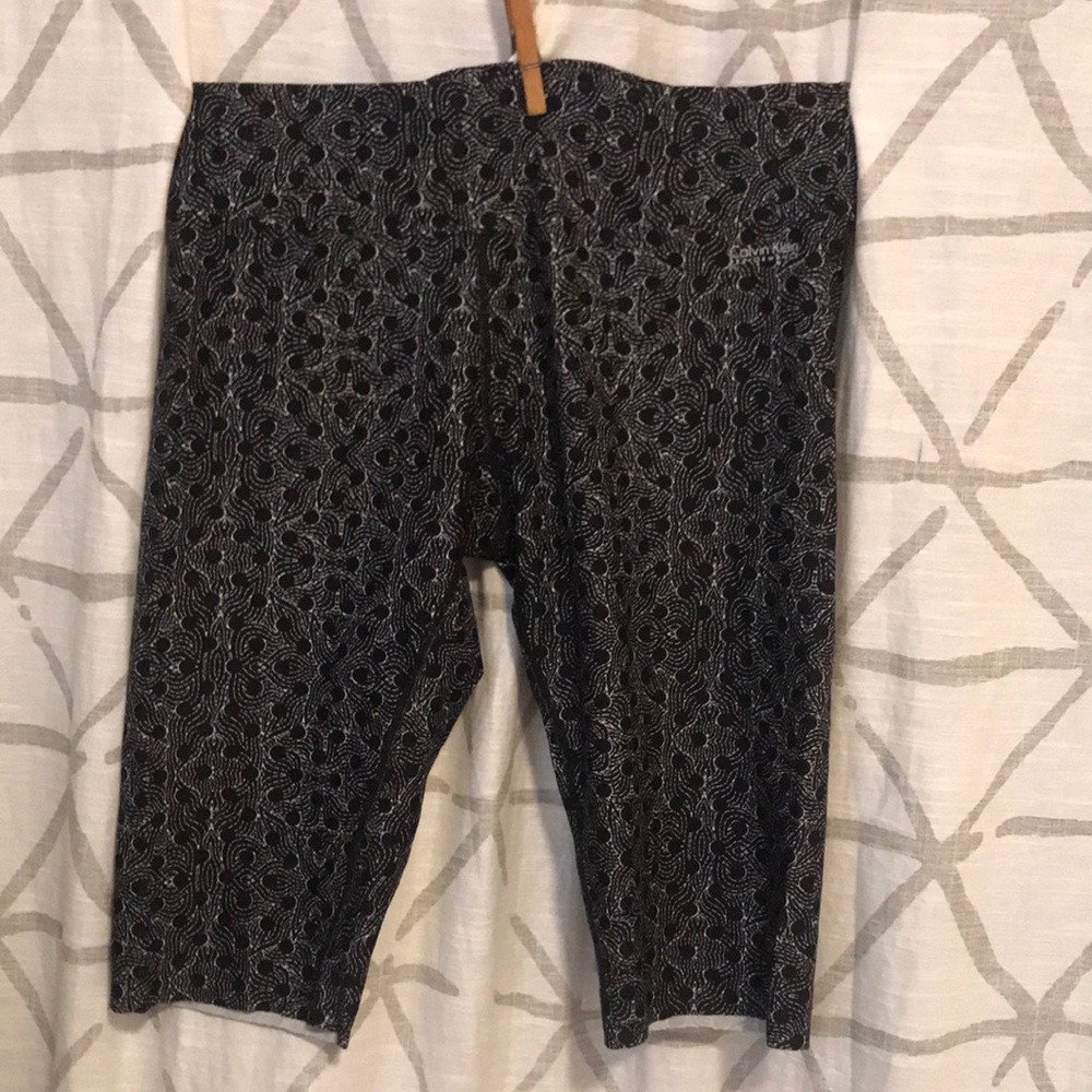 Calvin Klein: large black patterned leggings